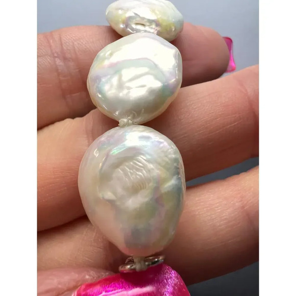 Cultured freshwater coin pearl necklace with sterling silver clasp and extension - Picture 7 of 11